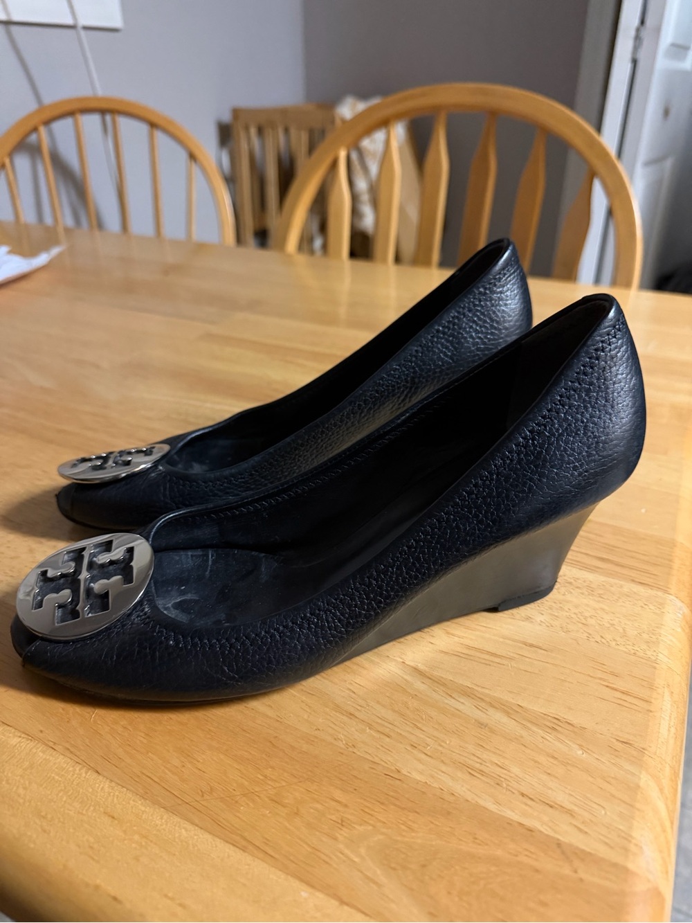 Tory Burch Leather Womens Wedge 9.5 Black and Silver